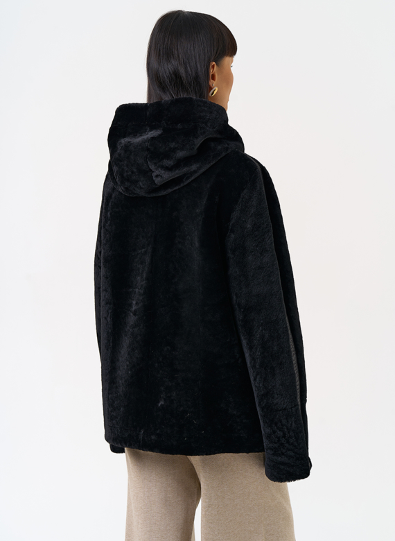 Женская двухсторонняя дубленка с капюшоном