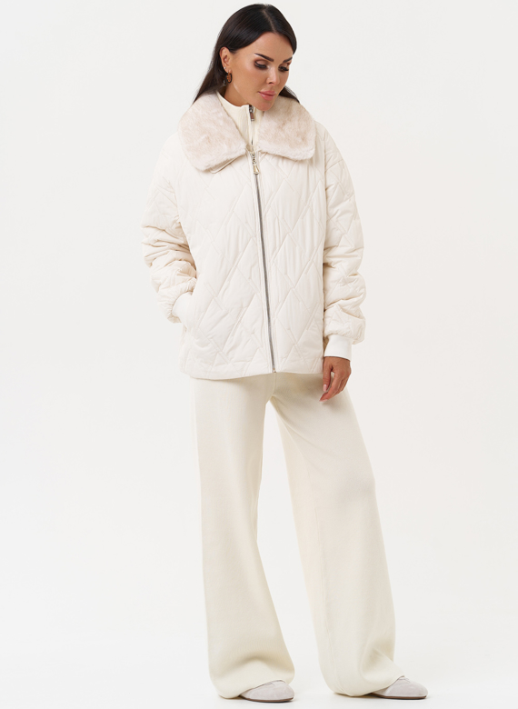 Женская куртка на молнии