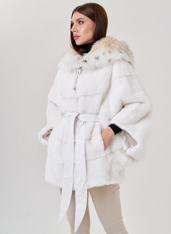 Белая шуба оверсайз с рысью