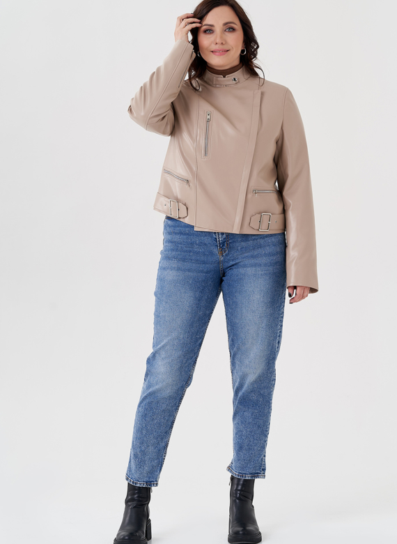 Светлая куртка из эко кожи 