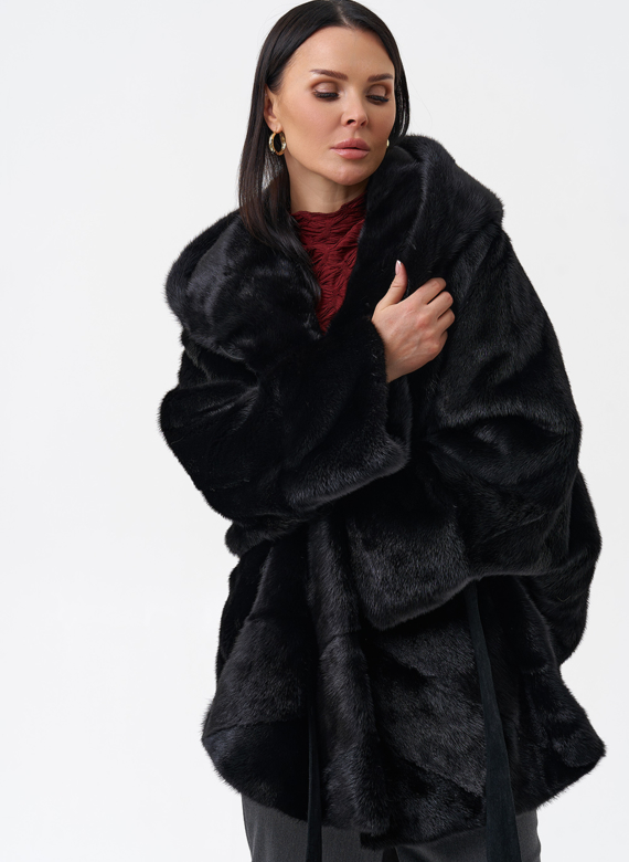Шуба с капюшоном и норки