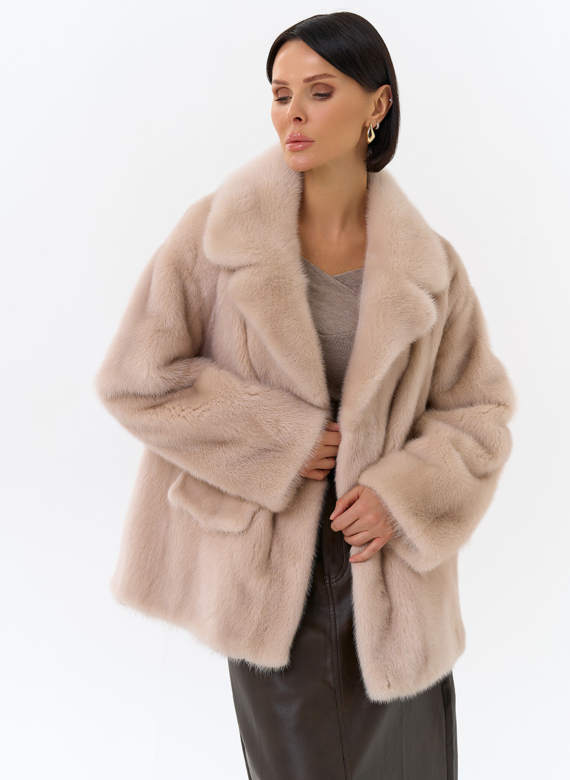 Шуба из меха норки с английским воротником