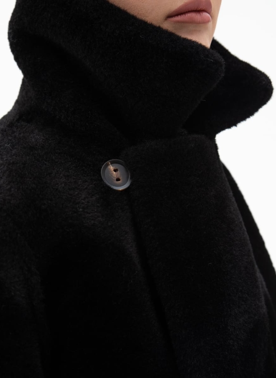 Женская двухсторонняя дубленка из эко кожи с английским воротником