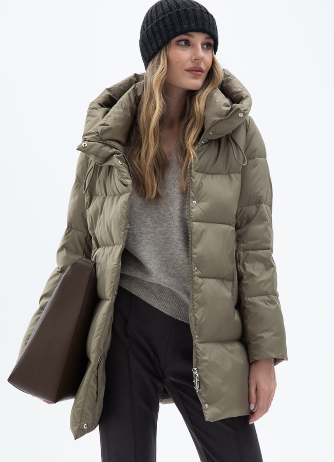 Женский пуховик с капюшоном модель № 31147 меха малина