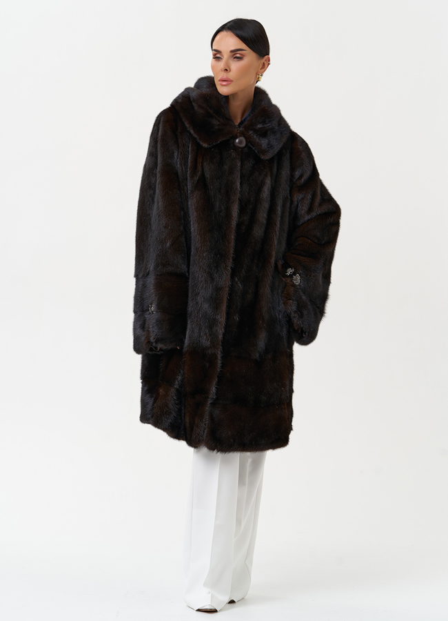Женская шуба из меха норки с капюшоном  модель № 31042 универмаг малина