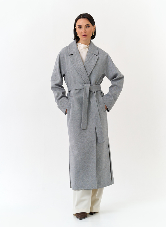 Женское пальто с английским воротником