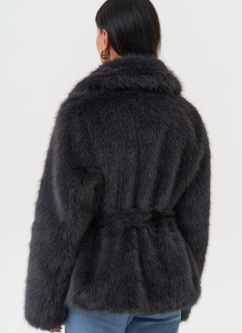 Женская шуба из эко меха с английским воротником