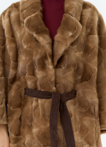 Шуба из меха норки с английским воротником