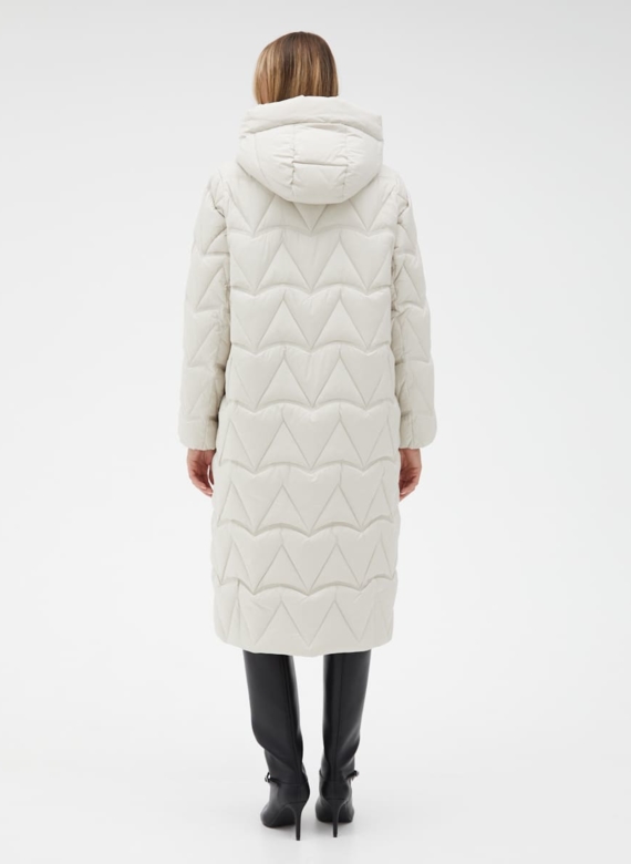 Женский светлый пуховик