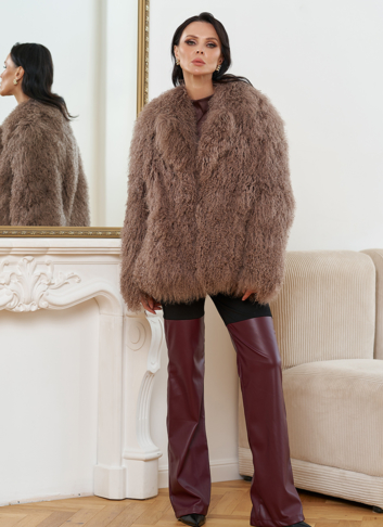 Женская шуба из меха ламы