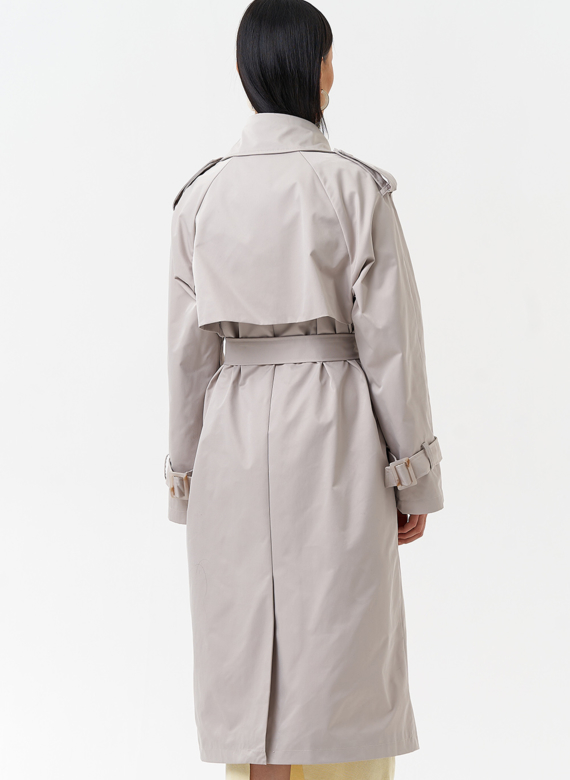 Женский плащ с английским воротником