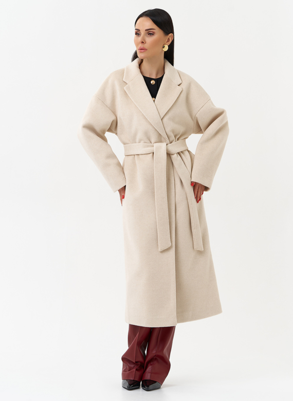 Женское пальто с английским воротником