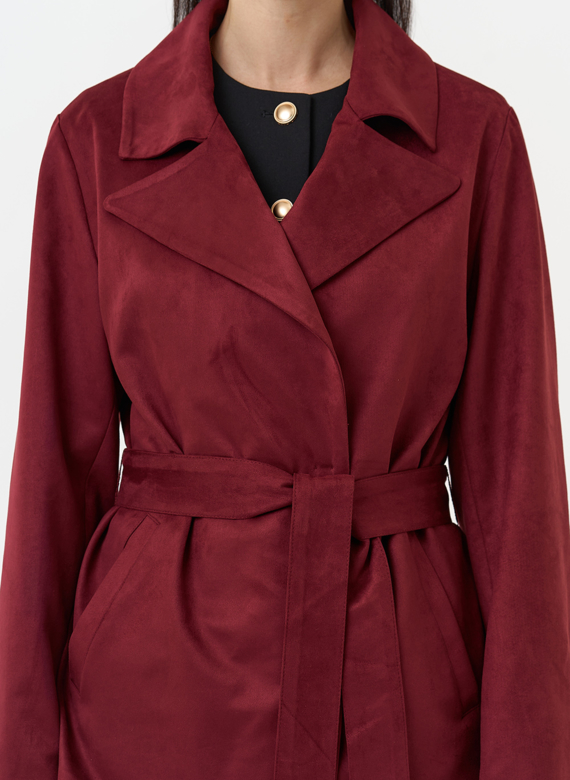 Женская куртка из эко замши бордового цвета