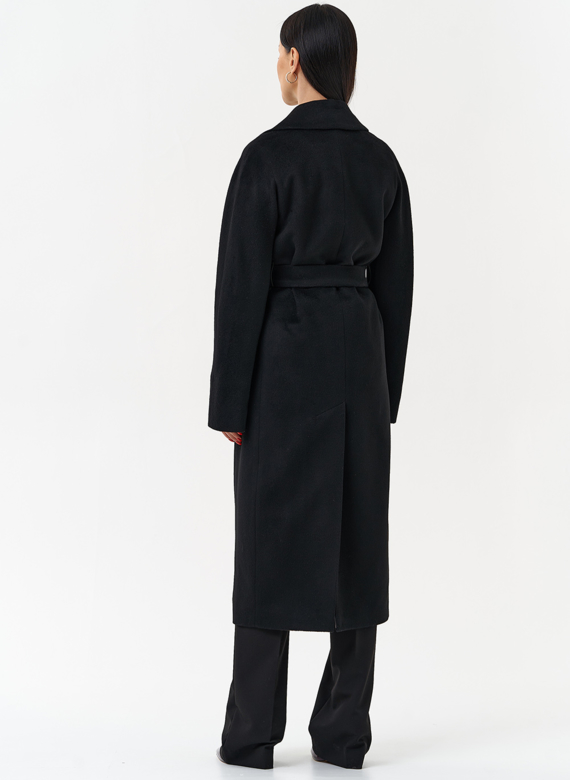 Классическое женское пальто в черном цвете
