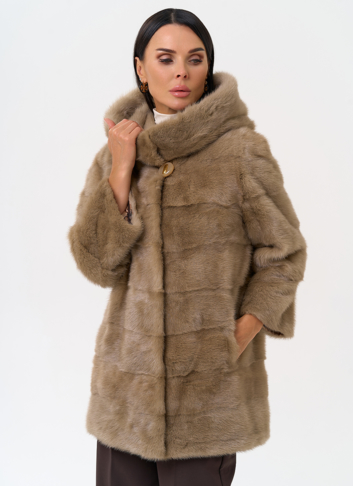 Шуба из норки бежевого цвета