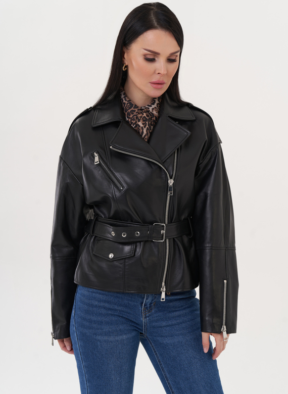 Кожаная куртка черного цвета