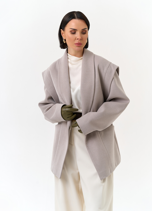 Женское укороченное пальто с акцентными плечами модель № 32853 универмаг малина