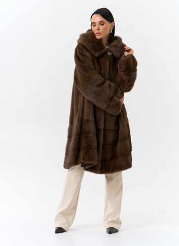 Шуба из меха норки с капюшоном Шуба из меха норки с капюшоном