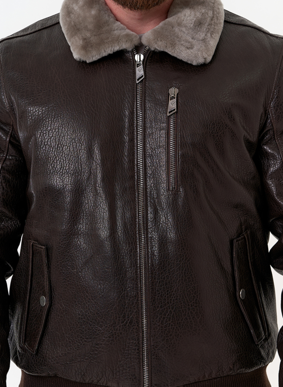 Мужская дубленка коричневого цвета Мужская дубленка коричневого цвета