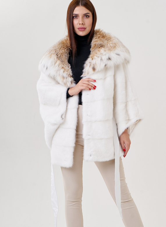 Белая шуба оверсайз с рысью
