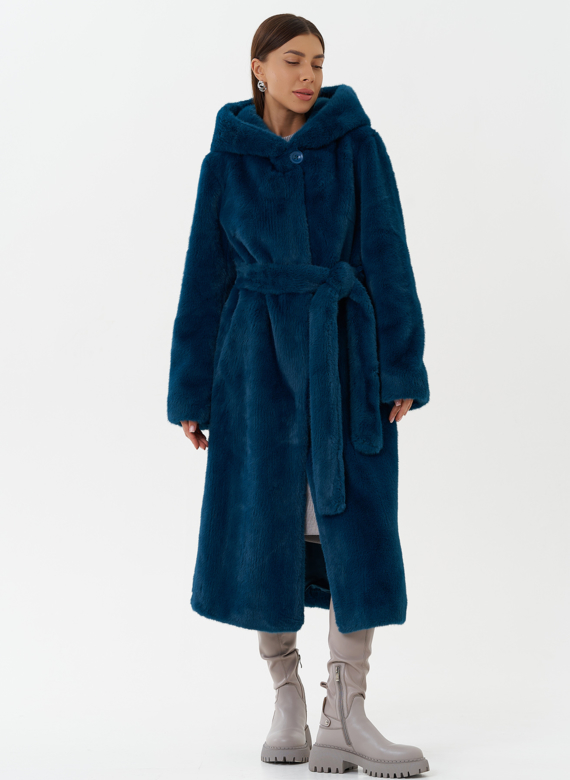 Удлиненное пальто из эко меха с капюшоном