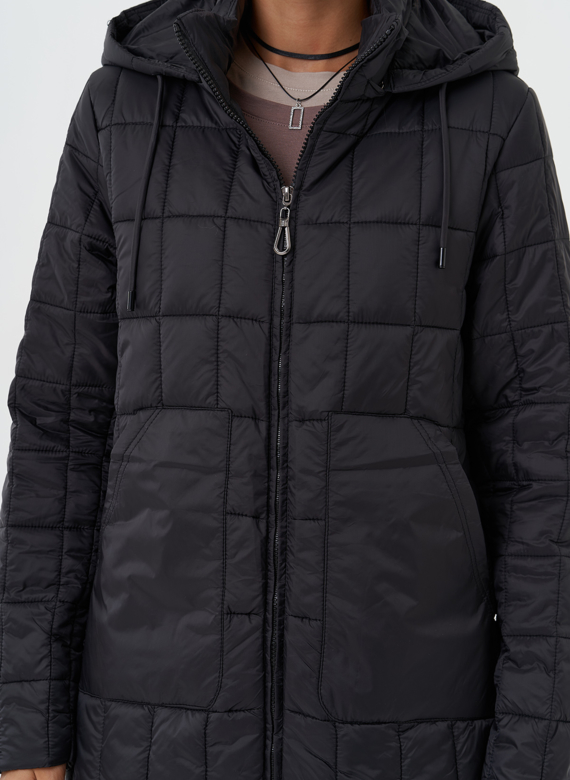 Стеганое пальто с капюшоном