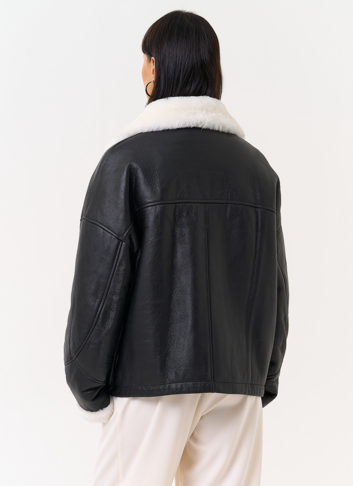 Женская натуральная дубленка черного цвета