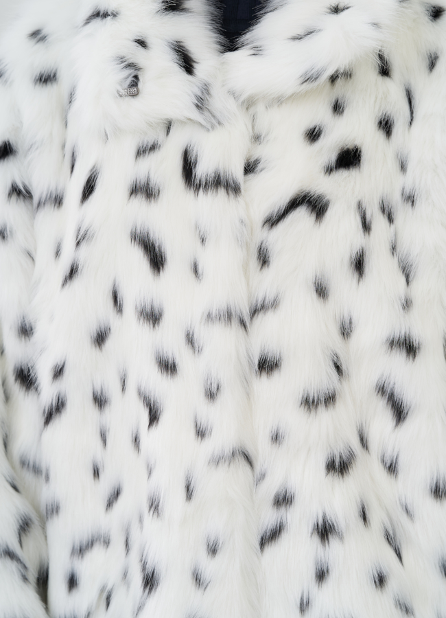 Куртка из эко меха с анималистичным принтом модель № 28458 универмаг малина