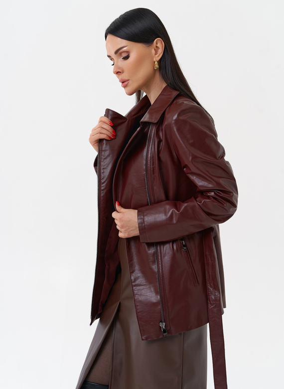 Куртка женская бордового цвета