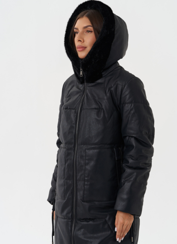 Стеганое пальто из эко кожи