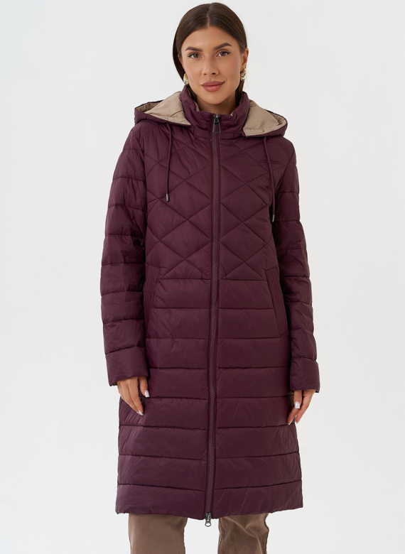 Стеганый пуховик бордового цвета с капюшоном