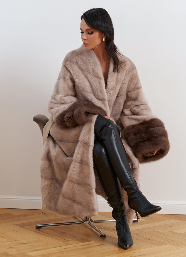 Женская шуба из меха норки с отделкой из меха куницы модель № 30677 универмаг малина