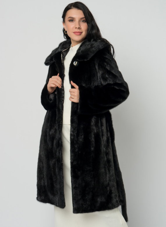 Норковая шуба с капюшоном и поясом черного цвета