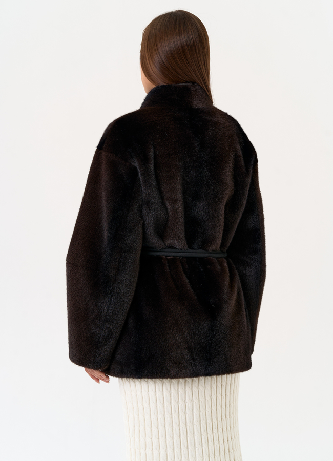 фото Женская шуба из эко меха коричневого цвета модель № 31522