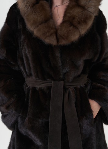 Норковая шуба с отделкой из меха куницы