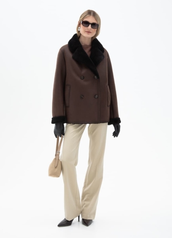 Женская двухсторонняя дубленка из эко кожи с английским воротником