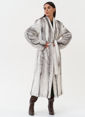 Длинная шуба из норки крестовки