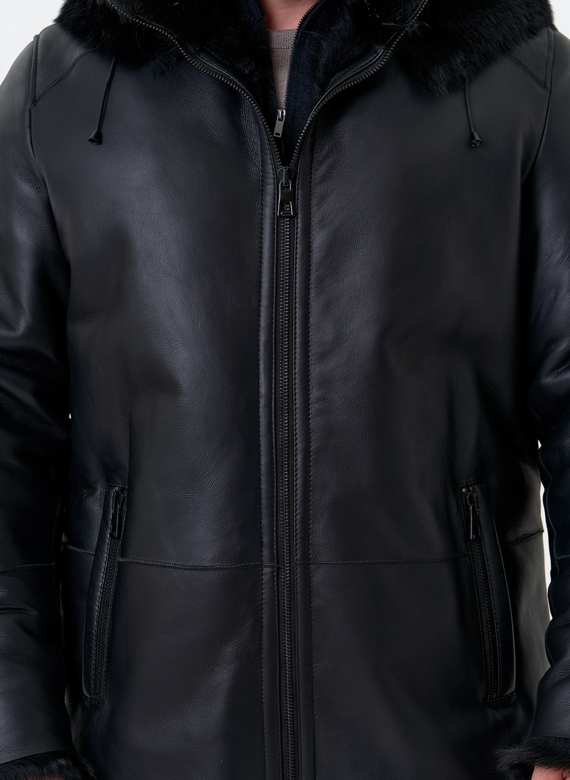 Мужская дубленка черного цвета с капюшоном Мужская дубленка черного цвета с капюшоном