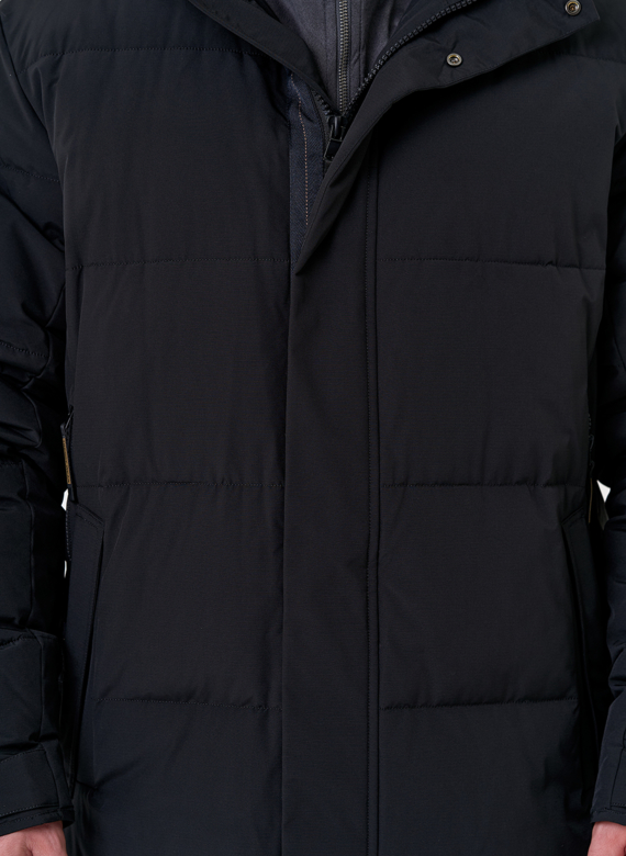 Мужской удлиненный пуховик с капюшоном Мужской удлиненный пуховик с капюшоном