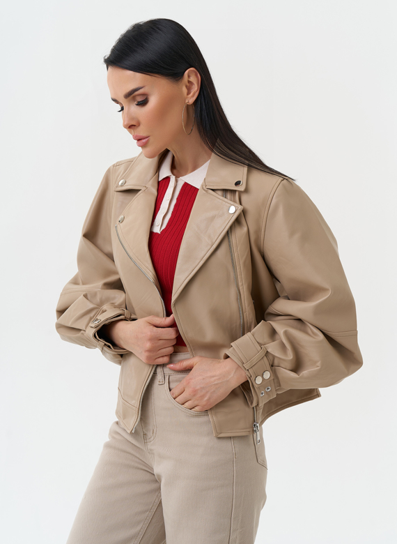 Куртка косуха из эко кожи бежевого цвета