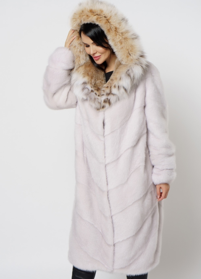 Светлая шуба с рысью модель № 25005 меха малина