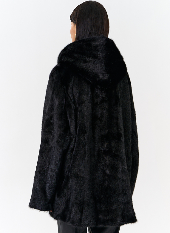 Шуба из меха норки с капюшоном