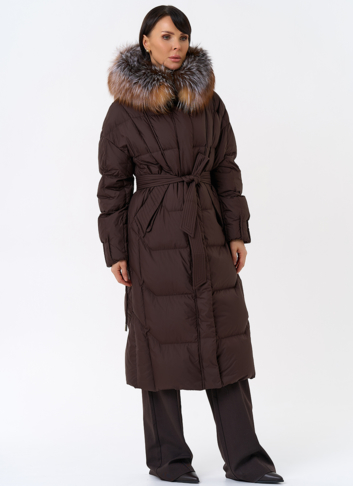 Женский пуховик с отделкой из меха блюфрост