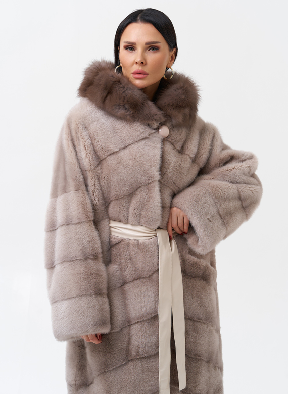 Длинная шуба из норки с капюшоном